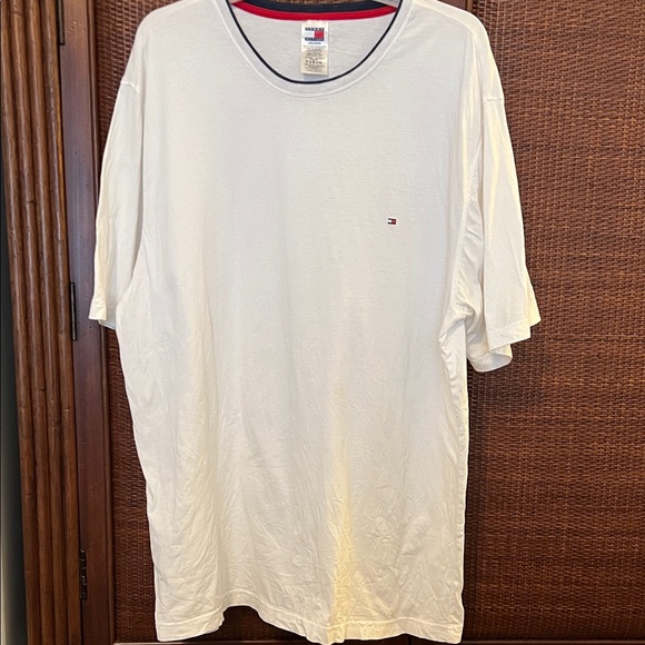 Tommy Hilfiger Men's White Tee with Logo - Picture 2 of 5